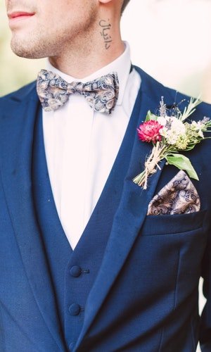 Ladies' corsage on the mother of the bride